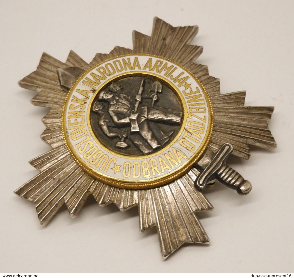 *MEDAILLE JUGOSLOVENSKA NARODNA ARMIJA ODBRANA OTADZBINE YOUGOSLAVIE MILITARIA E