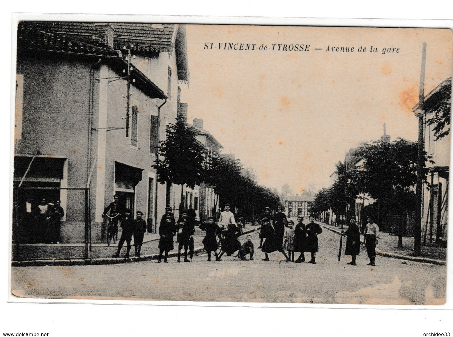 CPA Saint-Vincent-de-Tyrosse - Avenue De La Gare (très Jolie Animation) - Saint Vincent De Tyrosse