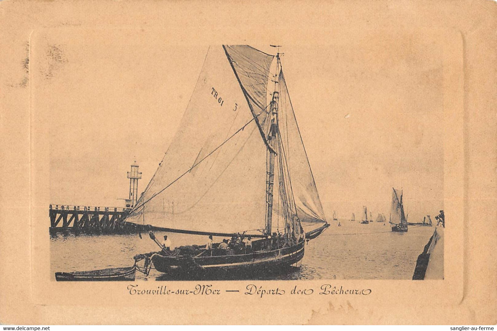 CPA 14 TROUVILLE SUR MER DEPART DES PECHEURS - Trouville