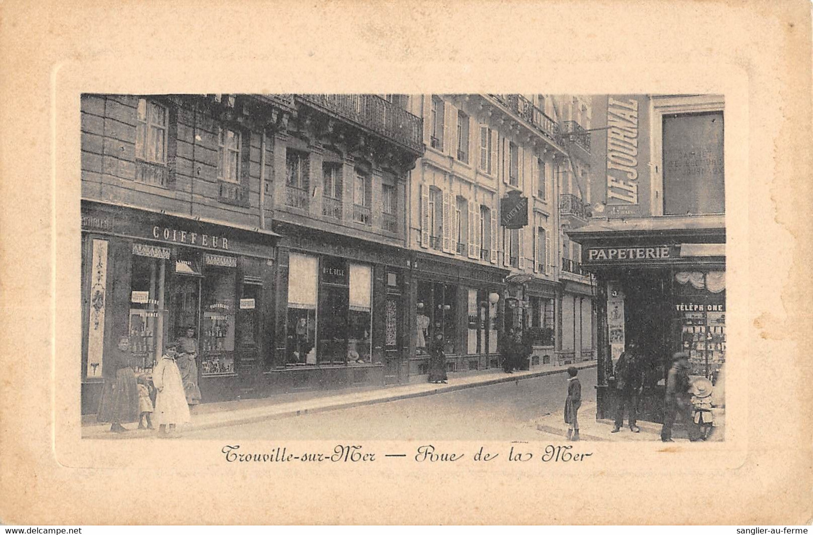 CPA 14 TROUVILLE SUR MER RUE DE LA MER - Trouville