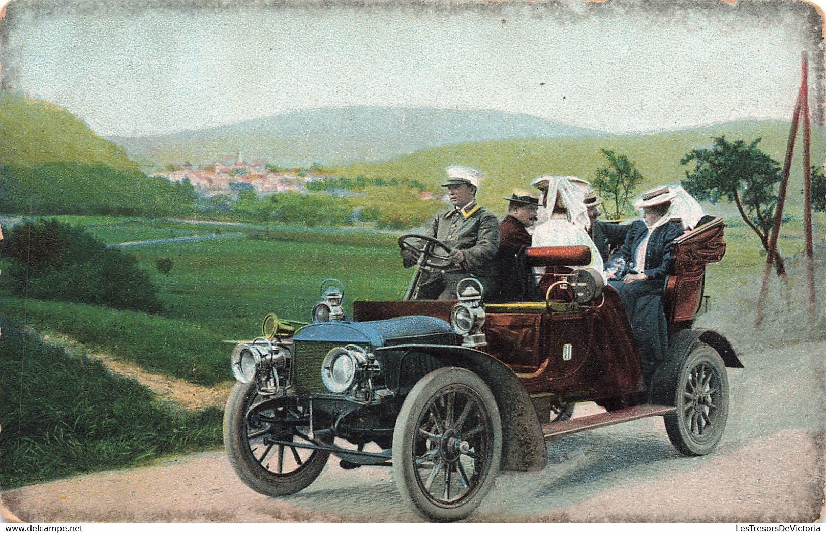 CPA - Automobile Ancienne Conduite Par Un Militaire Avec Passagers - Colorisé - Oblitéré Vervier Ouest 1906 - Other & Unclassified