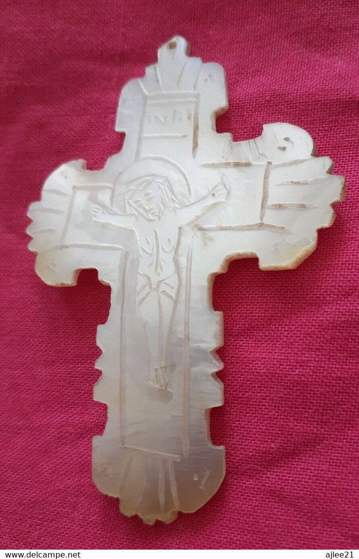Crucifix/ Croix. Christ Et Sainte Vierge. Gravure En Nacre. - Art Religieux