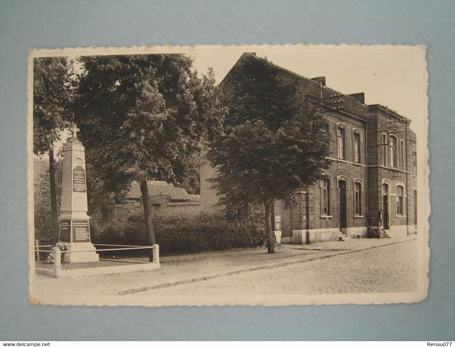 Keerbergen - Maison Communale Et Monument Aux Morts - Keerbergen