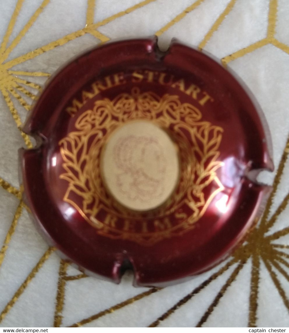 PLAQUE DE MUSELET DE CHAMPAGNE " MARIE STUART - OR ET BORDEAUX " - Marie Stuart