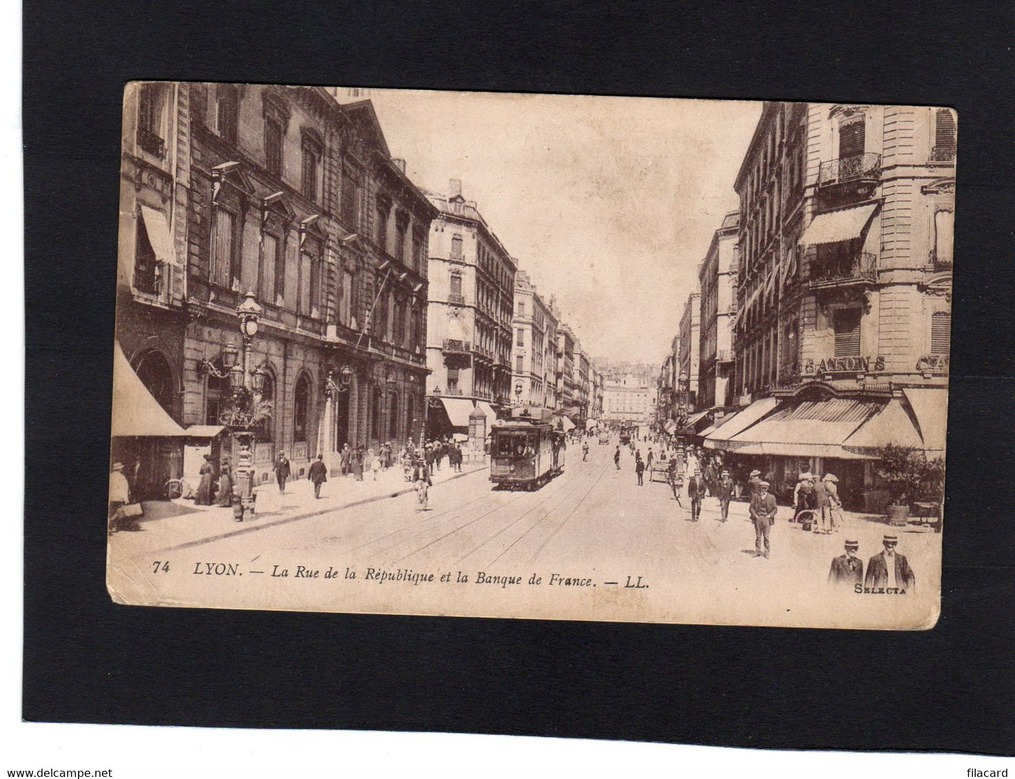 118985        Francia,      Lyon,    La  Rue  De La  Republique  Et  La  Banque  De  France,   NV(scritta) - Lyon 7