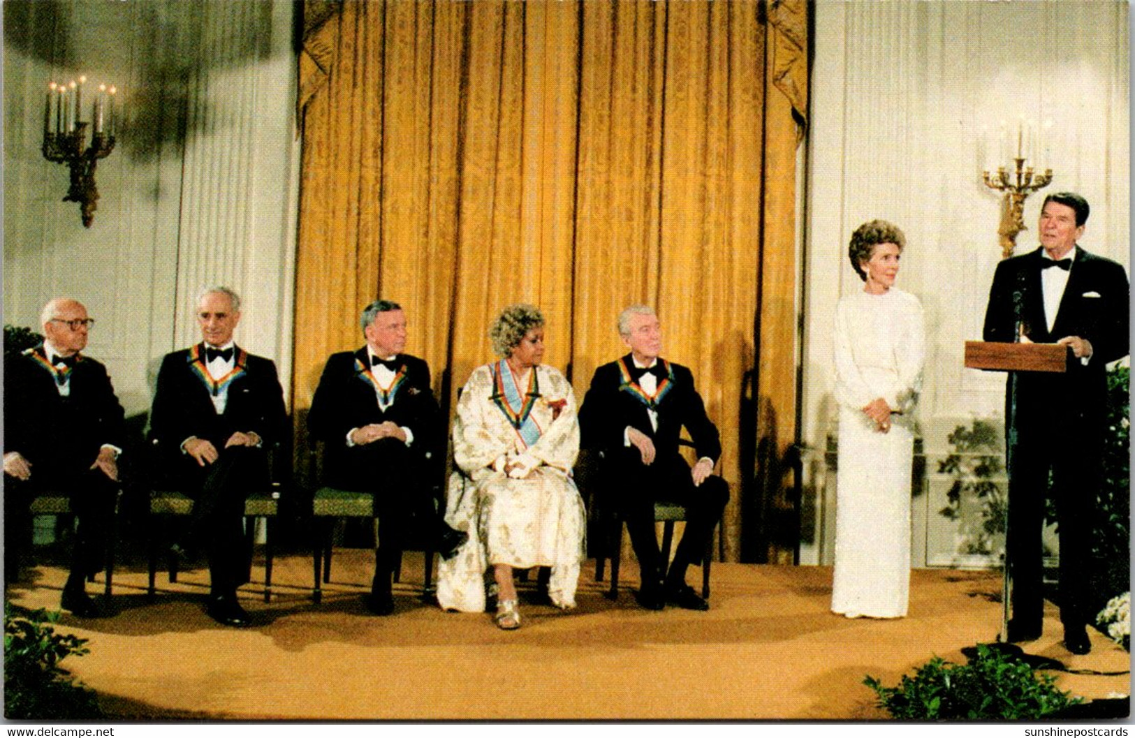 President And Nancy Reagan At Sixth Annual Kenndedy Center Honors - Presidentes