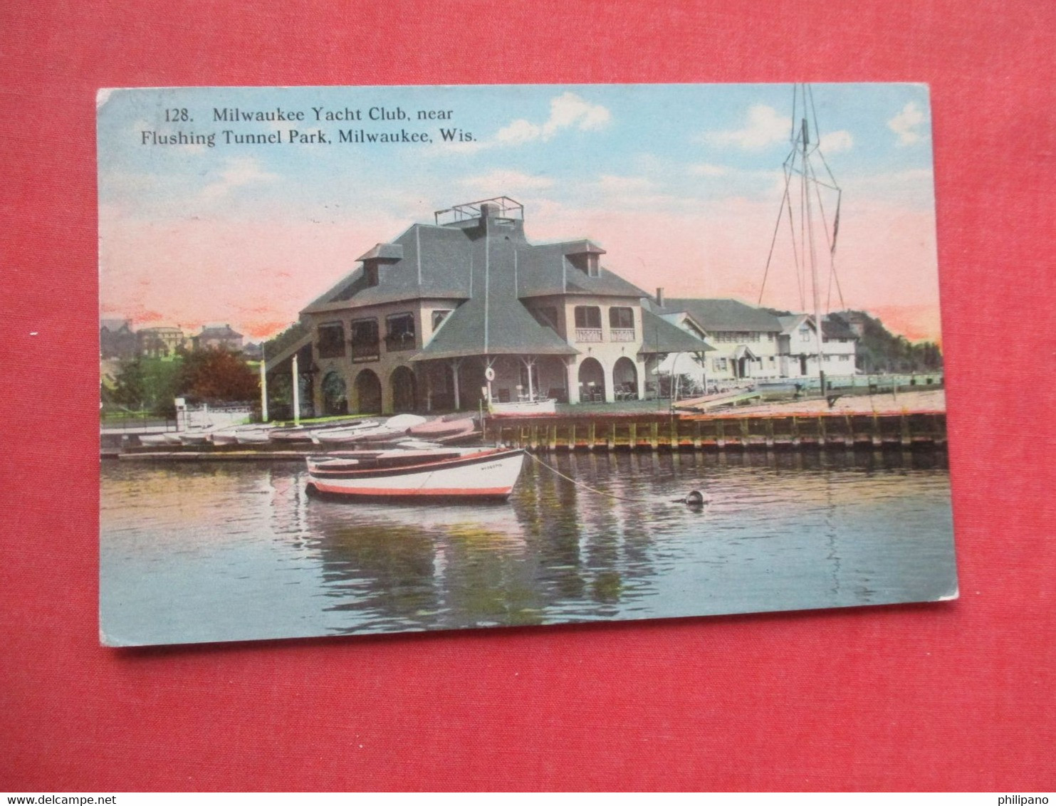 Milwaukee  Yacht Club Near Flushing Tunnel Park.  Milwaukee Wisconsin >      Ref 5915 - Milwaukee