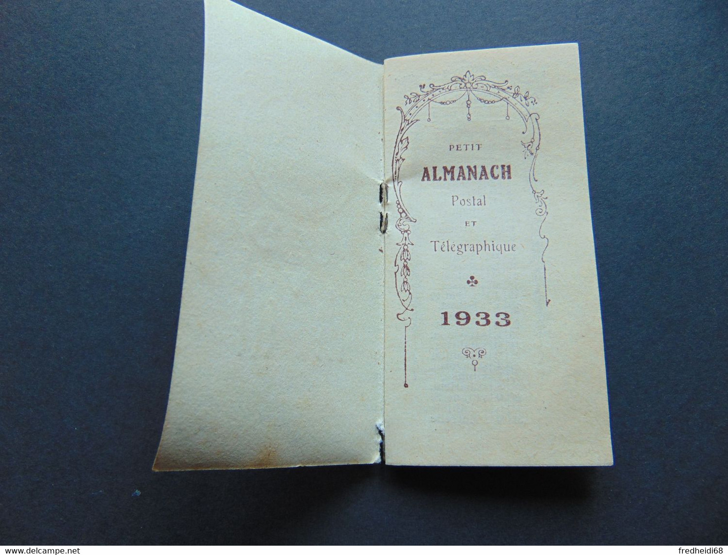 Très Mignon Petit Almanach Postal Et Télégraphique De 1933 Détaillant Les Tarifs Postaux En Vigueur - Lettres & Documents