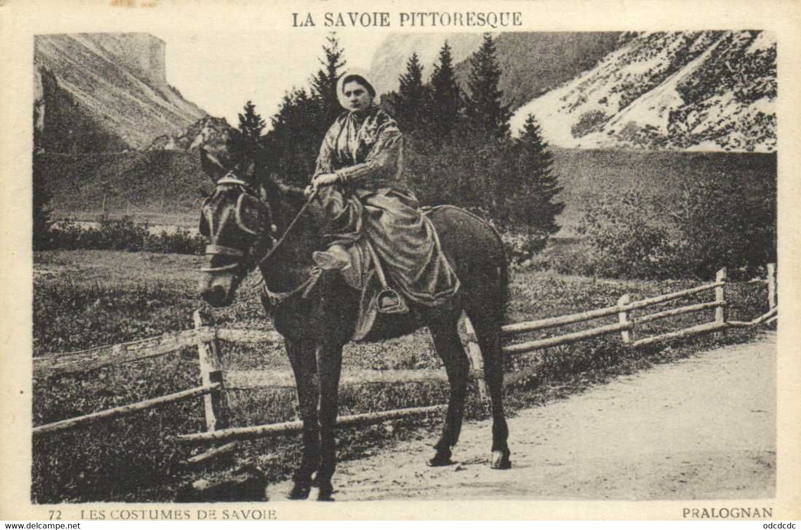 LES COSTUMES DE SAVOIE  Jeune Femme Montée En Amazone Sur Un Cheval RV - Other & Unclassified