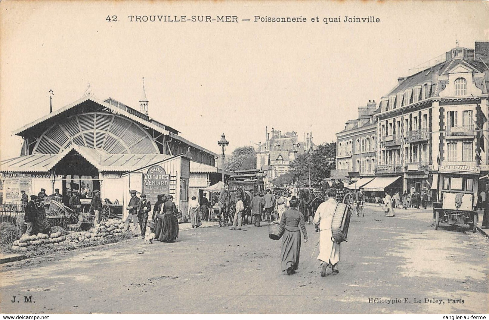 CPA 14 TROUVILLE SUR MER POISSONNERIE ET QUAI JOINVILLE - Trouville