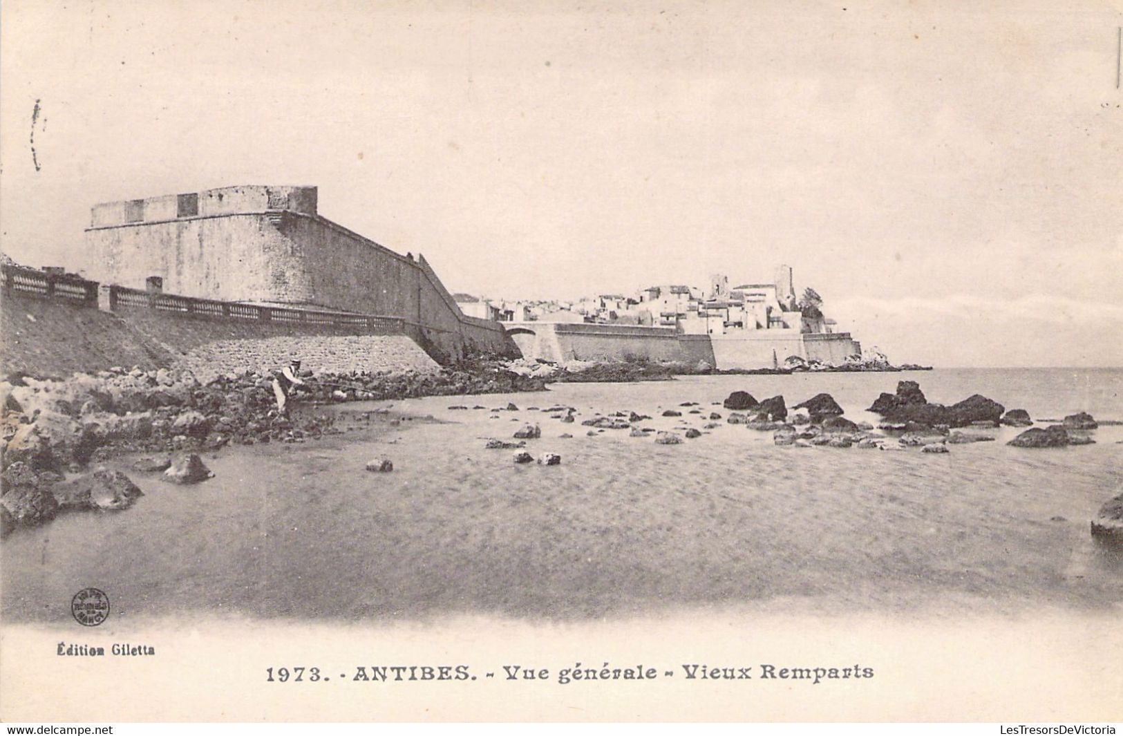 06 - ANTIBES - Vue Générale - Vieux Remparts - Edition Giletta -  Carte Postale Ancienne - Antibes - Les Remparts