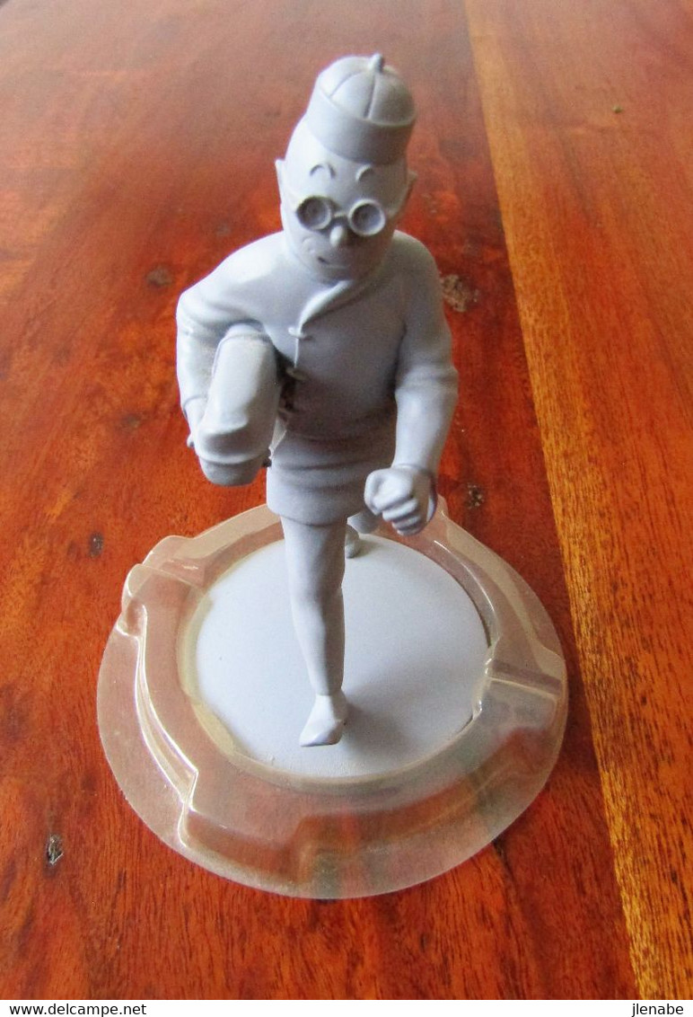 Tintin Monochrome Mat Gris Lotus Moulinsart - Statuettes En Résine