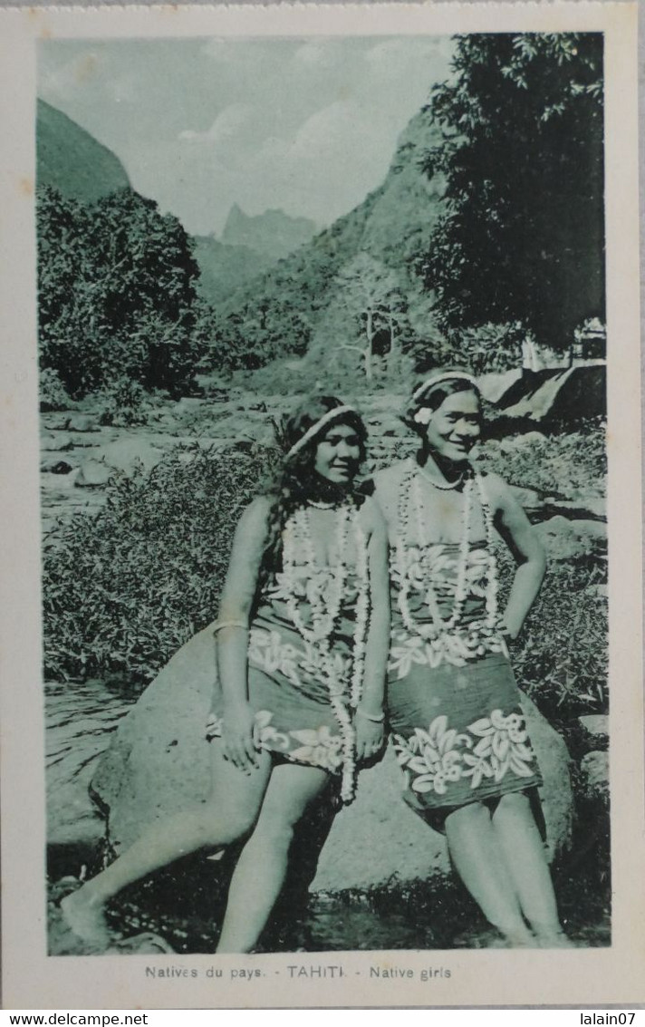 C. P. A. : TAHITI : Natives Du Pays, 2 Belles Jeunes Filles - Tahiti