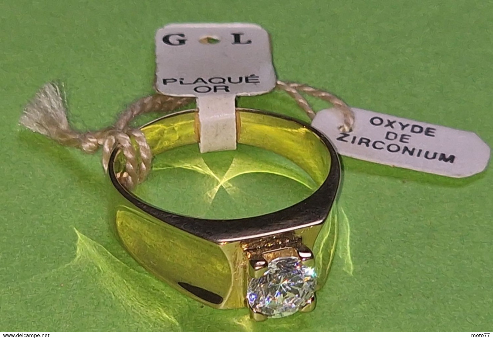 Jolie BAGUE - Plaquée OR - Zirconium - Diamètre Intérieur (pour Le Doigt) : Environ 17 Mm - "neuf De Stock" - Vers 2000 - Ringe