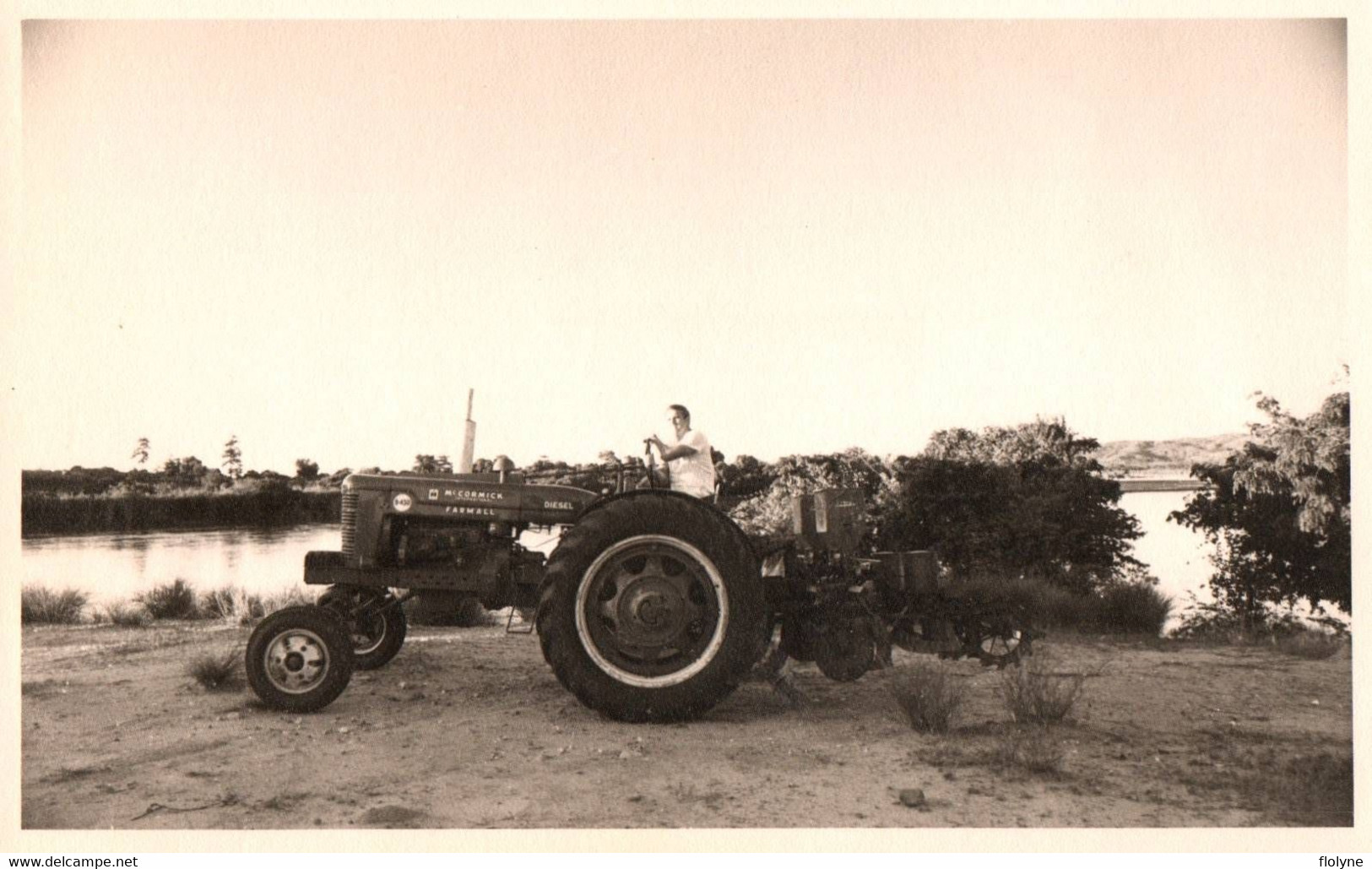 Agriculture - Photo Ancienne - Tracteur De Marque MC CORMICK - Trattori