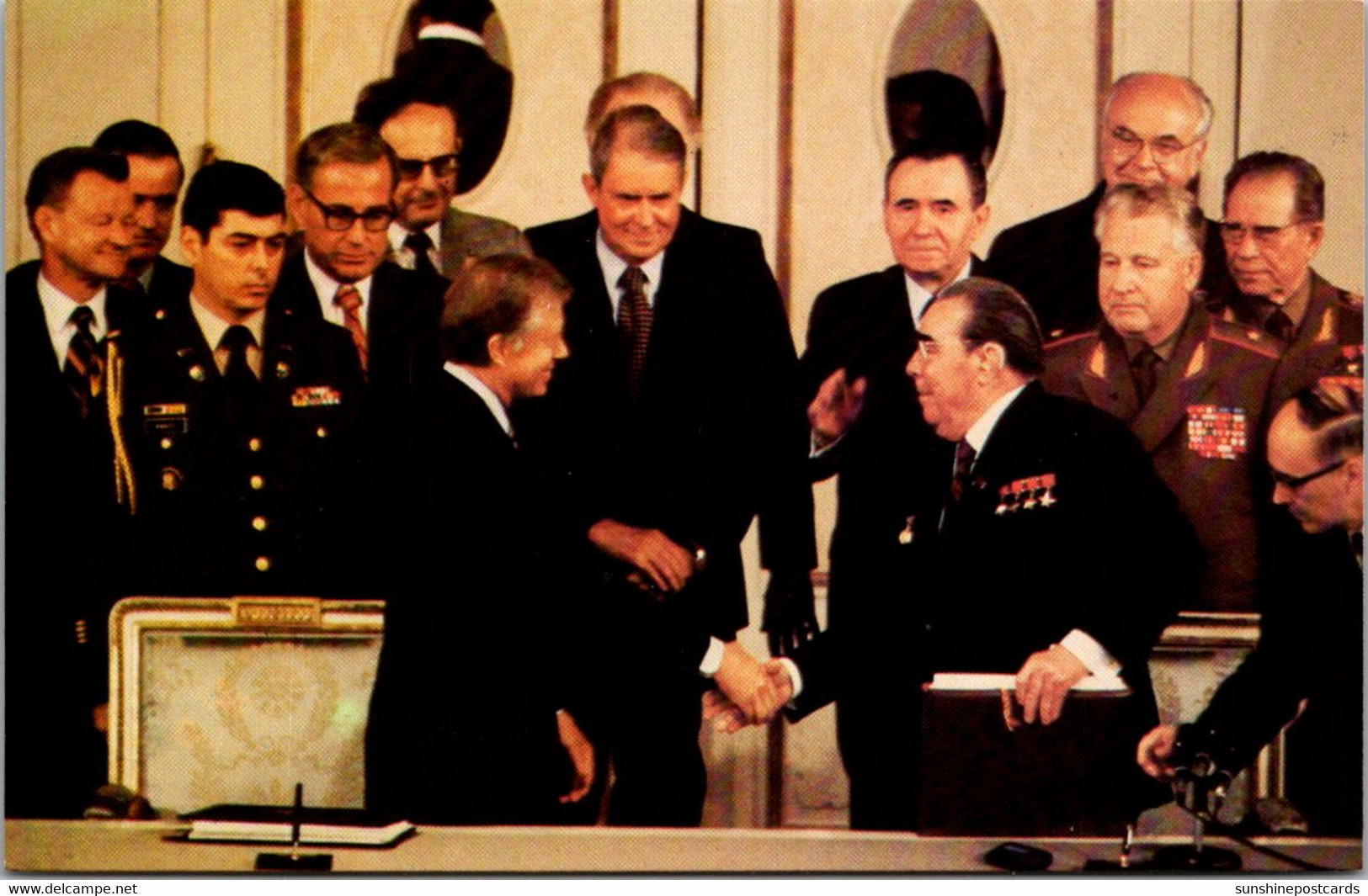 President Jimmy Carter And Soviet Leader Leonid Brezhnez During Salt II Arms Limitation Treaty Talks - Presidentes