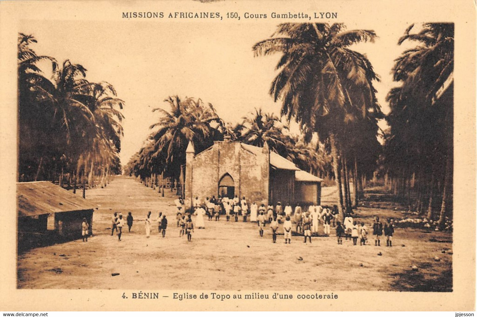 BENIN - EGLISE DE TOPO AU MILIEU D'UNE COCOTERAIE - MISSIONS AFRICAINES, LYON - Benin