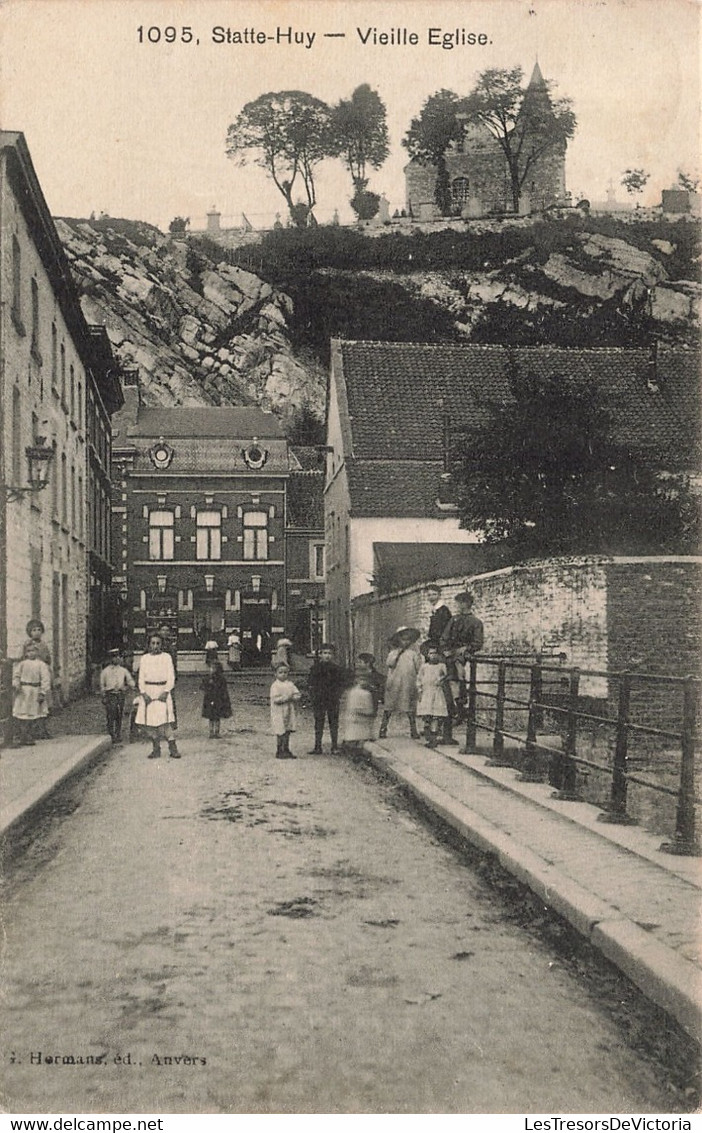 Belgique - Huy - Vieille Eglise - Edit. G Hermans - Clocher - Animé - Oblitéré Huy 1906 - Carte Postale Ancienne - Huy