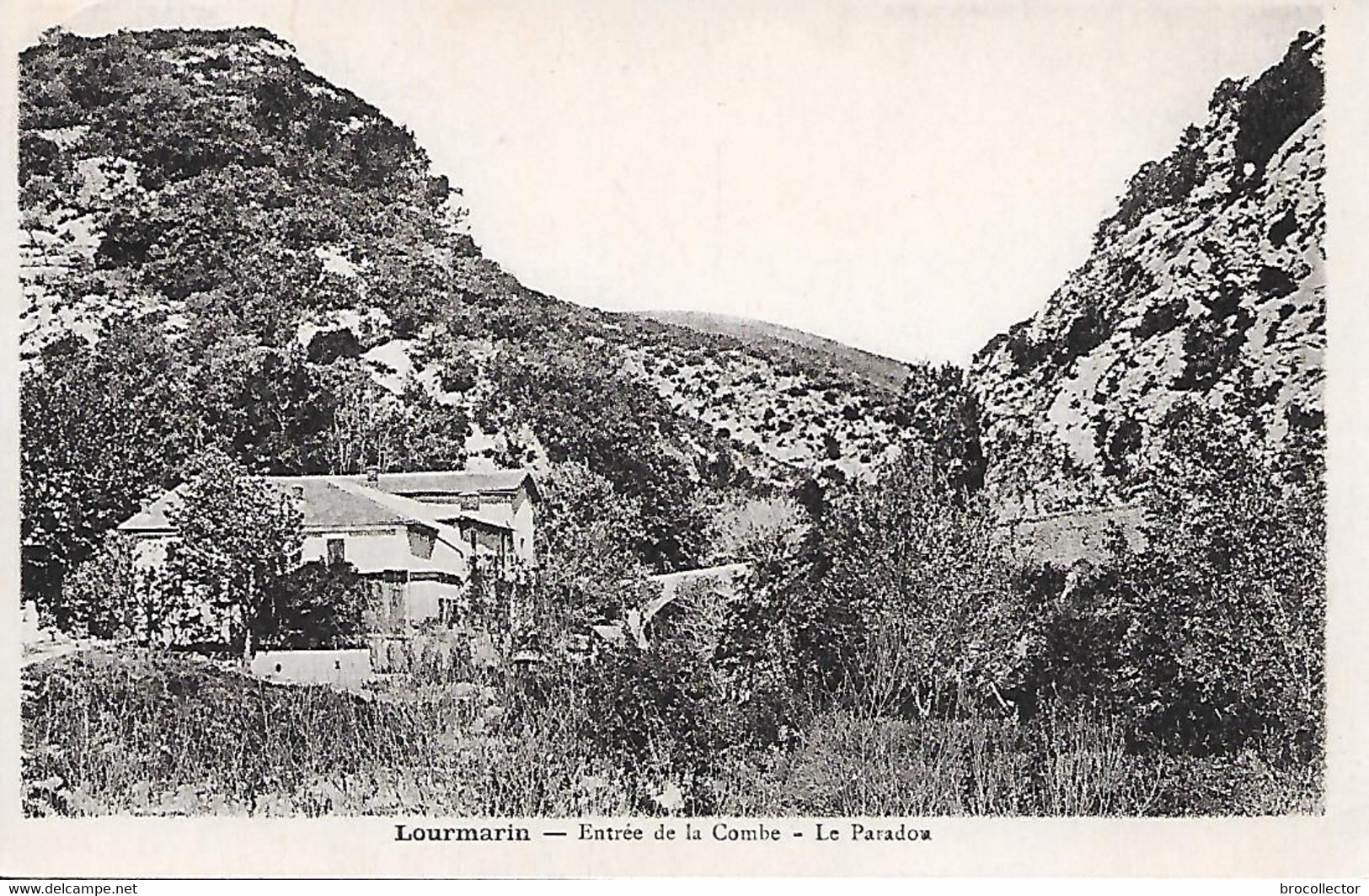 LOURMARIN ( 84 ) -  Entrée De La Combe - Lourmarin