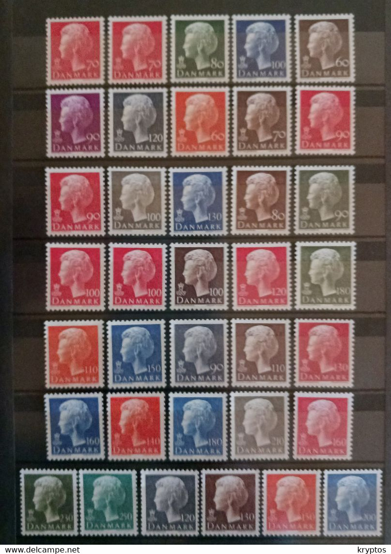 Denmark. Queen Margrethe II Complete Set Of 1st Type In Folder ALL STAMPS UNUSED MINT - Collections