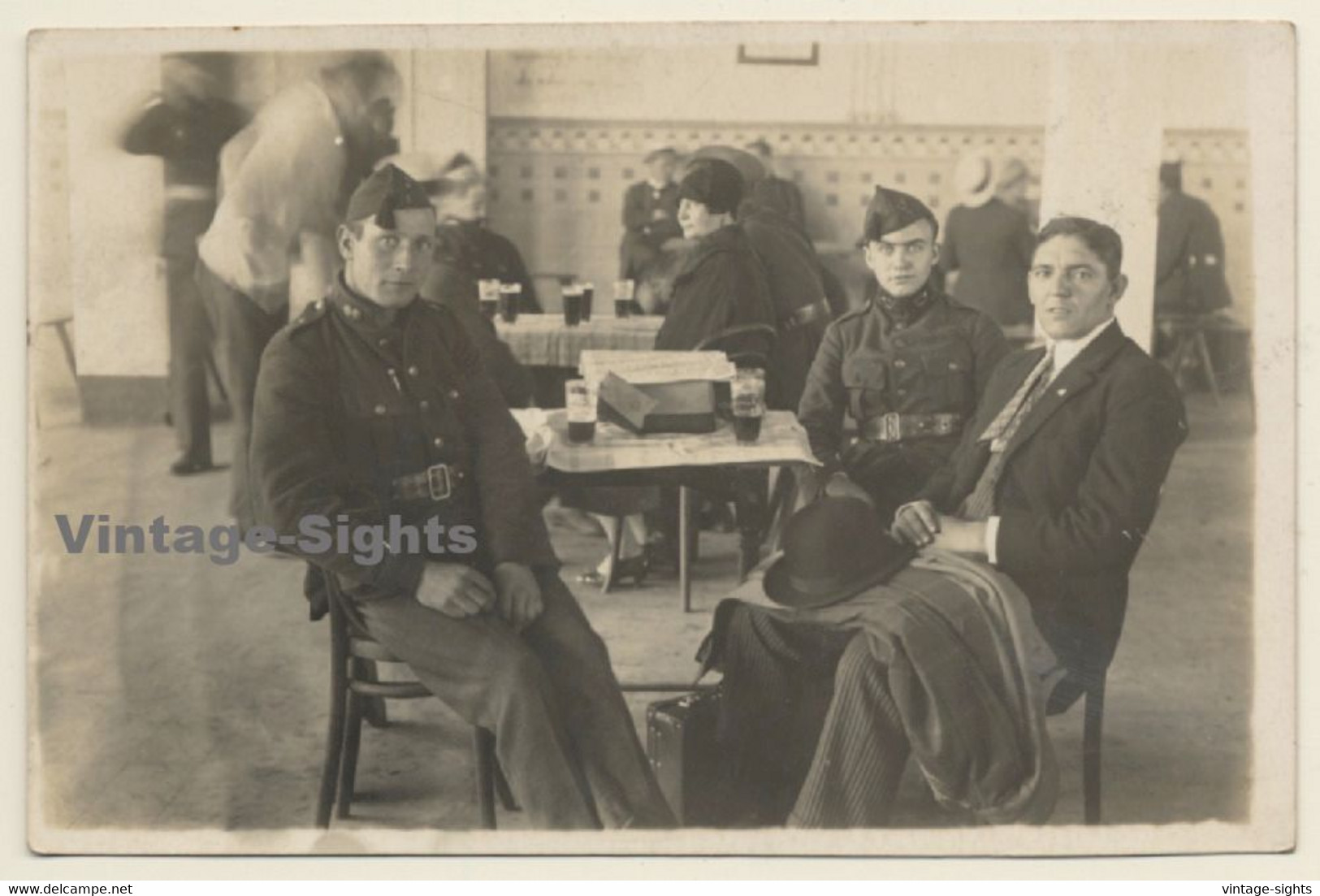 Beverlo / Belgium: Soldiers Drinking Beer In Café / WW1 (Vintage RPPC ~1910s) - Beringen