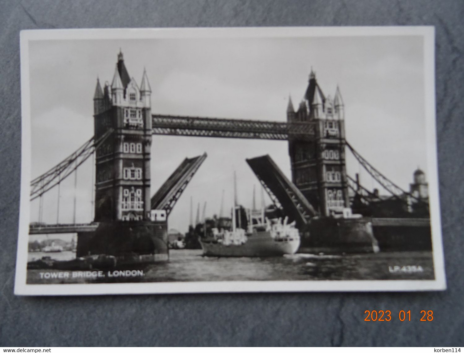 LONDON  TOWER BRIDGE - River Thames