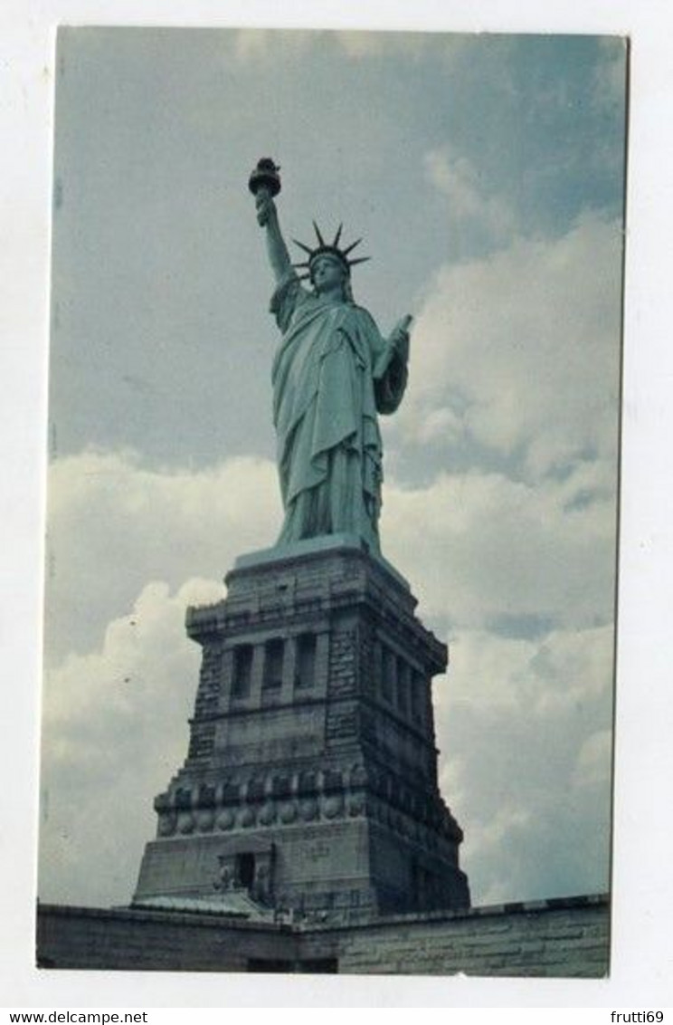 AK 110960 USA - New York City - The Statue Of Liberty - Estatua De La Libertad