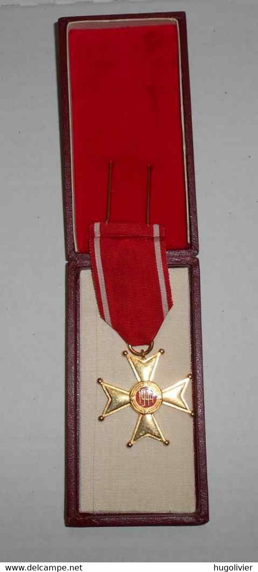 Ancienne Médaille Polonia Restituta Chevalier De L'Ordre De La Renaissance De Pologne 1944 - Altri & Non Classificati