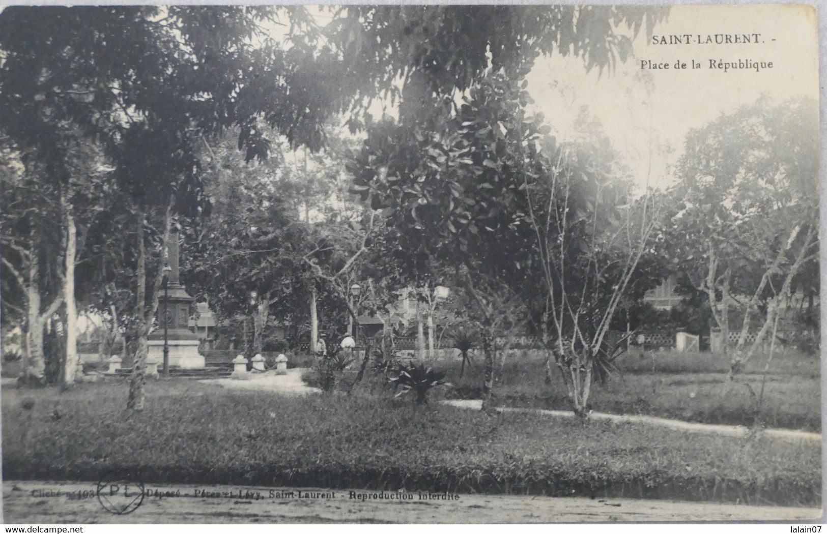 C. P. A. : GUYANE : SAINT-LAURENT DU MARONI : Place De La République - Saint Laurent Du Maroni