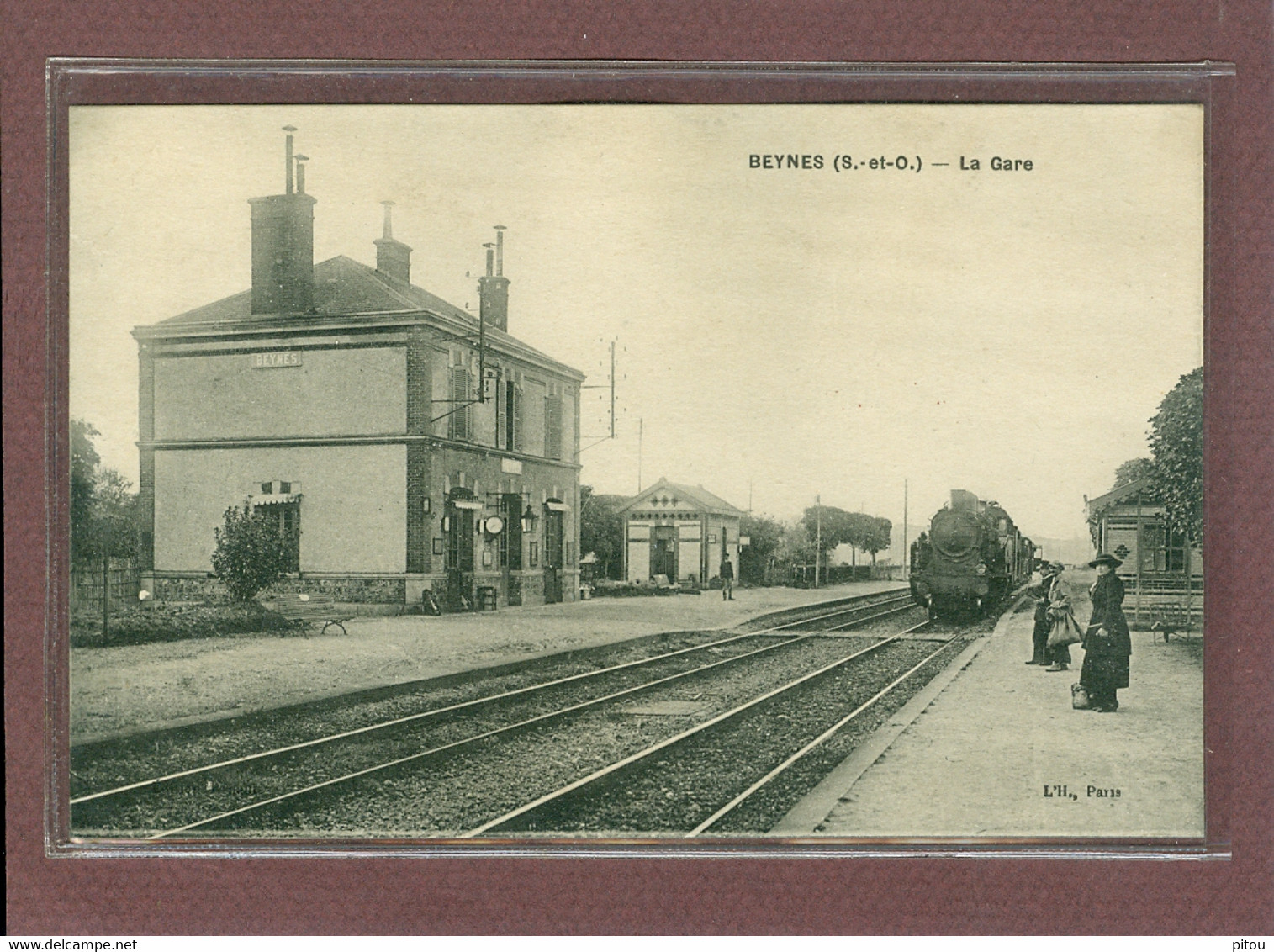 BEYNES (78) - LA GARE AVEC TRAIN A QUAI - Beynes