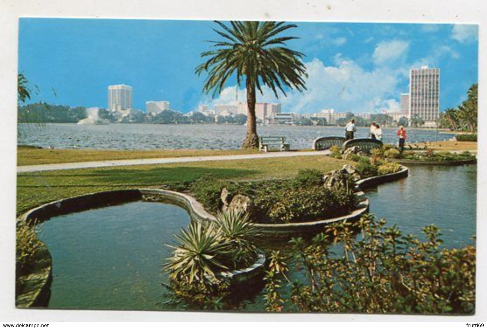 AK 111067 USA - Florida - Orlando - Looking North Across Lake Eola - Orlando