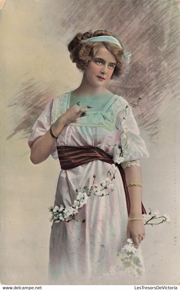 Fantaisies - Femme - Fleur - Edit. R.&K.  - Colorisé - Dentelle  - Carte Postale Ancienne - Femmes