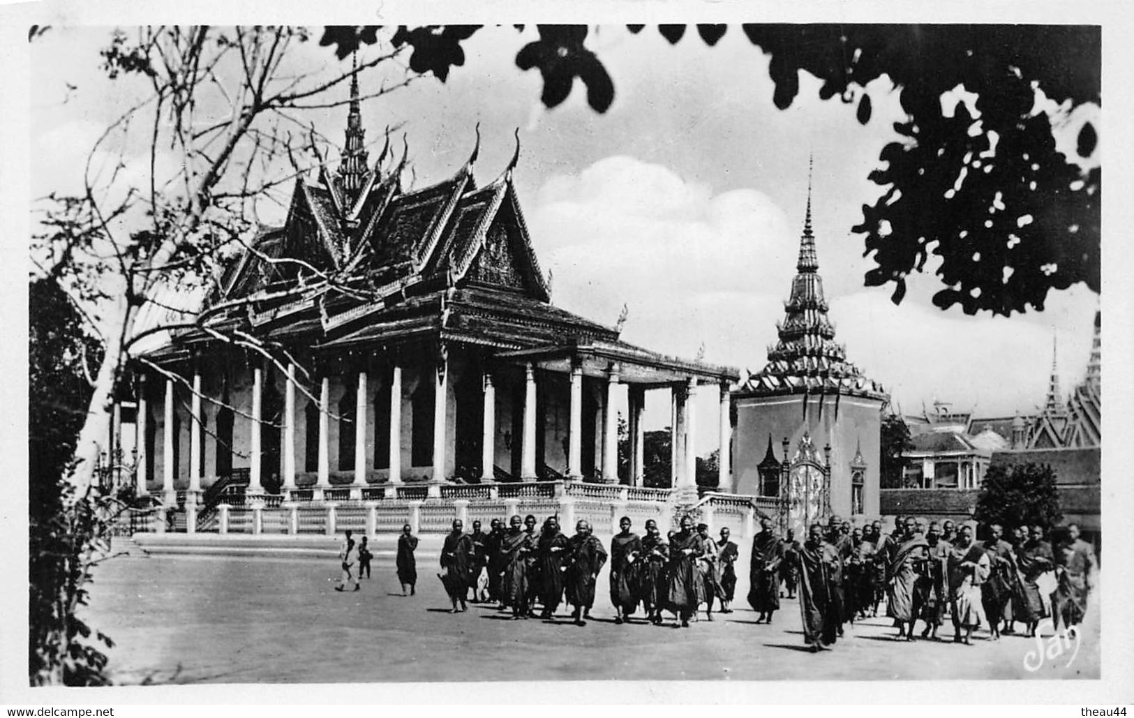 ¤¤  -  CAMBODGE   - PHNOM-PENH  -  Carte-Photo  -  La Pagode D'Argent  -  Les Bonzes Cambodgiens      -  ¤¤ - Cambodge
