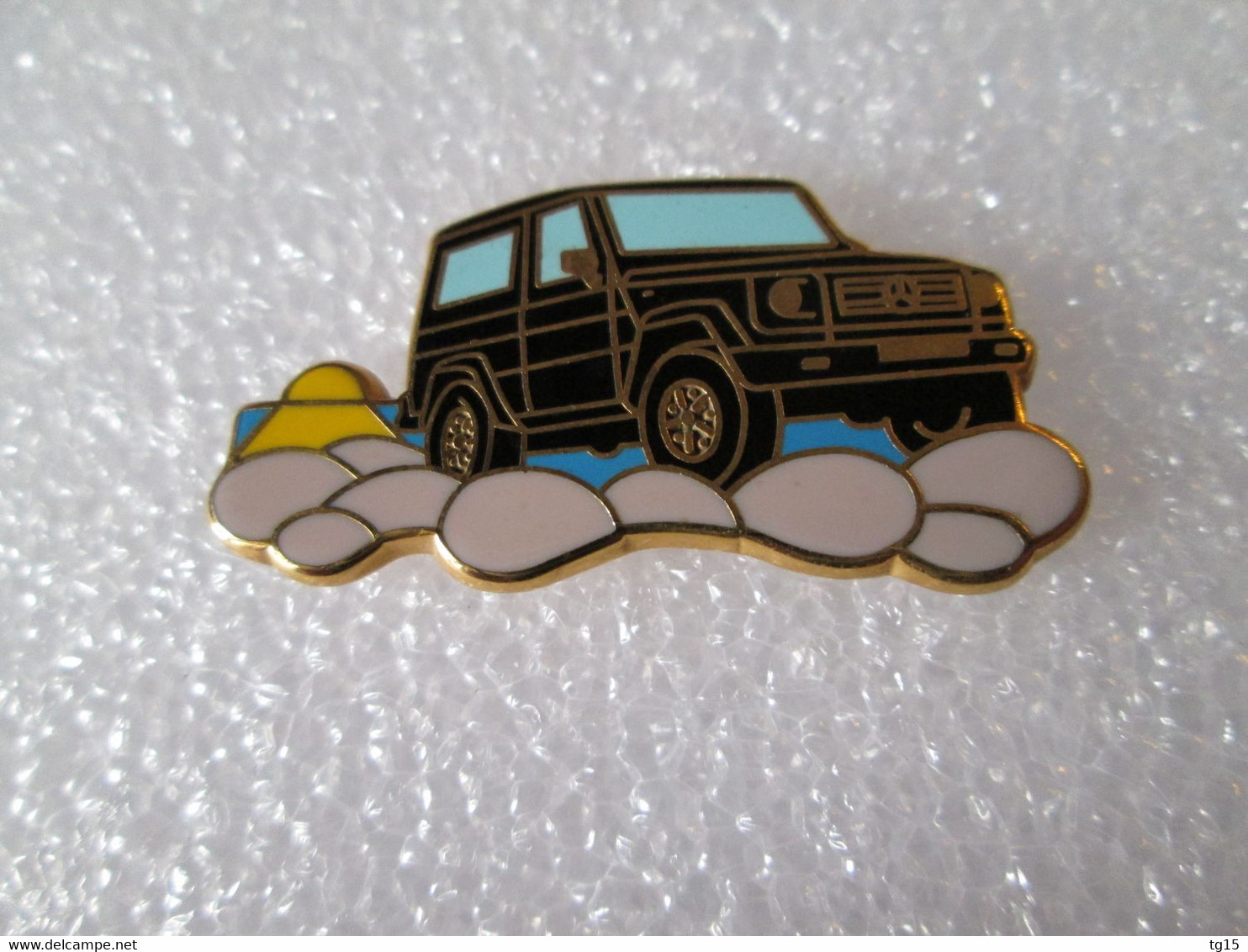 PIN'S    MERCEDES-BENZ   CLASSE   G  Noir   ARTHUS BERTRAND - Mercedes