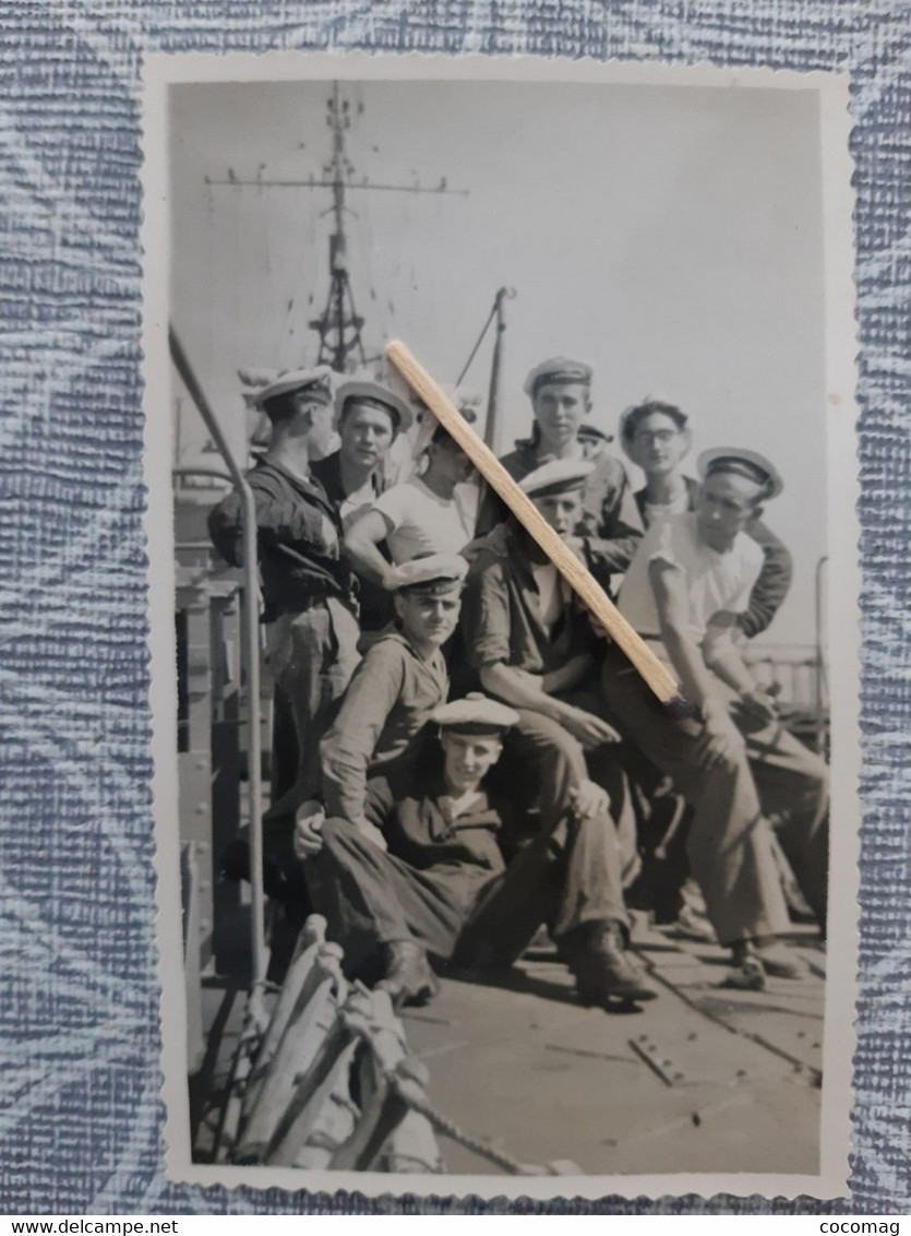 NAVIRE MILITAIRE FREGATE LA DECOUVERTE PHOTO 1948 3 EME GROUPE DE DETECTEUR DANS LE PORT DE MONACO  11.5 X 7.2 CM - Boten