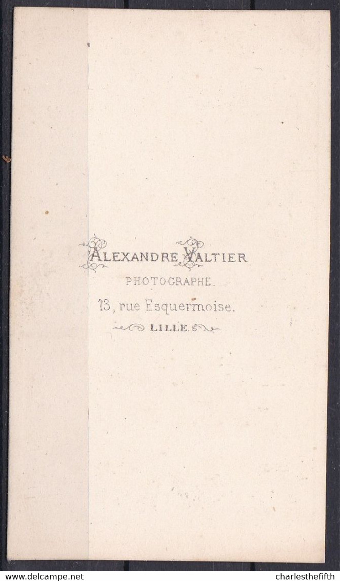 SUPERBE PHOTO CDV LILLE * MONSIEUR SANS MOUSTACHE MAIS AVEC DES PATTES ( FAVORIS ) - Bakkebaard - Photo VALTIER LILLE - Ancianas (antes De 1900)