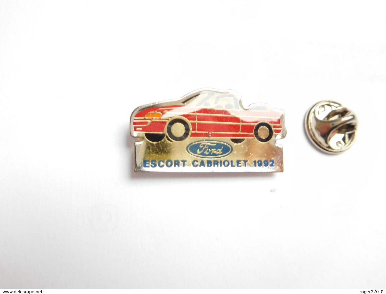 Pin's Neuf , Auto Ford Escort Cabriolet - Ford