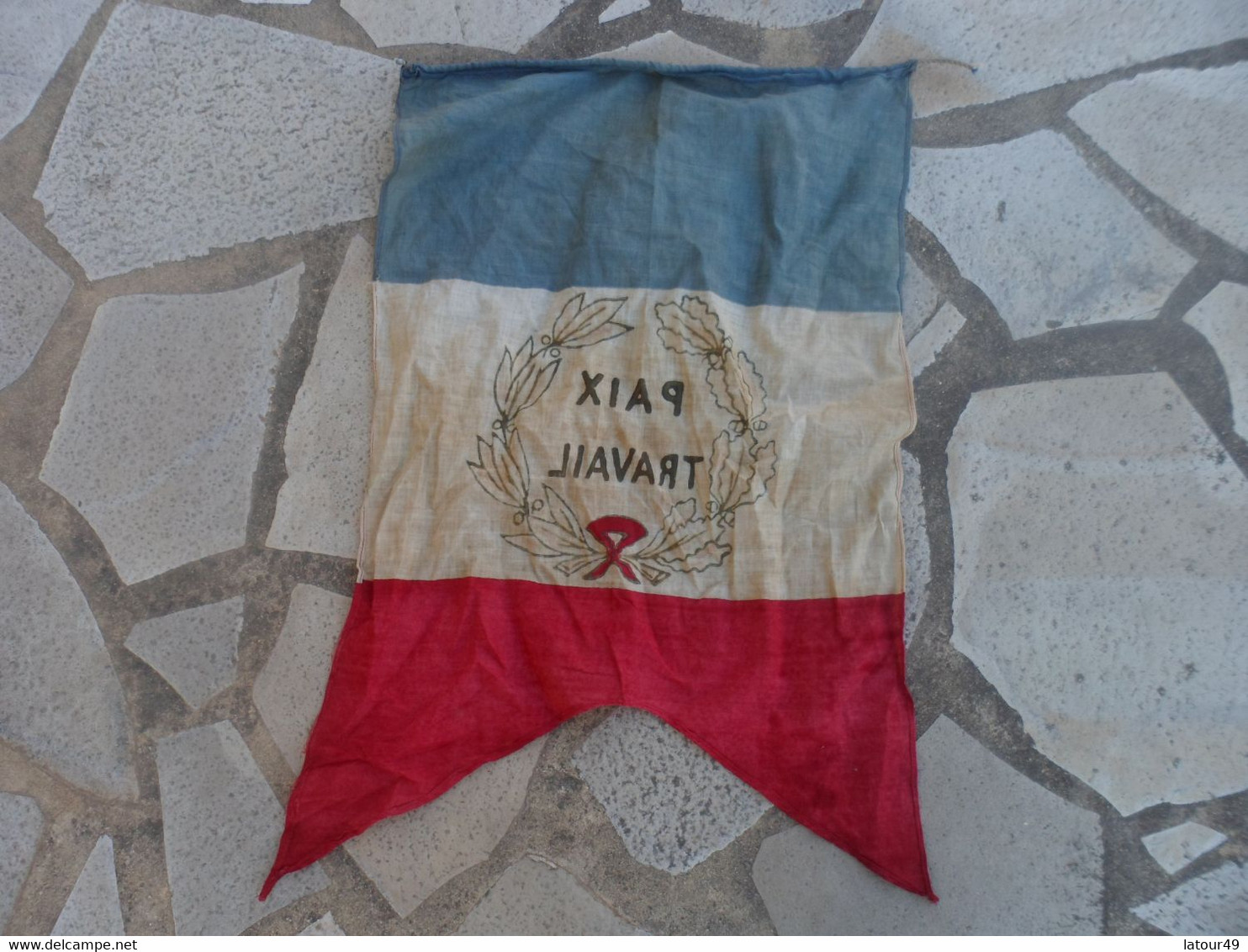 WW2 DRAPEAU FANION   PAIX TRAVAIL  72  X 43  CM - Drapeaux