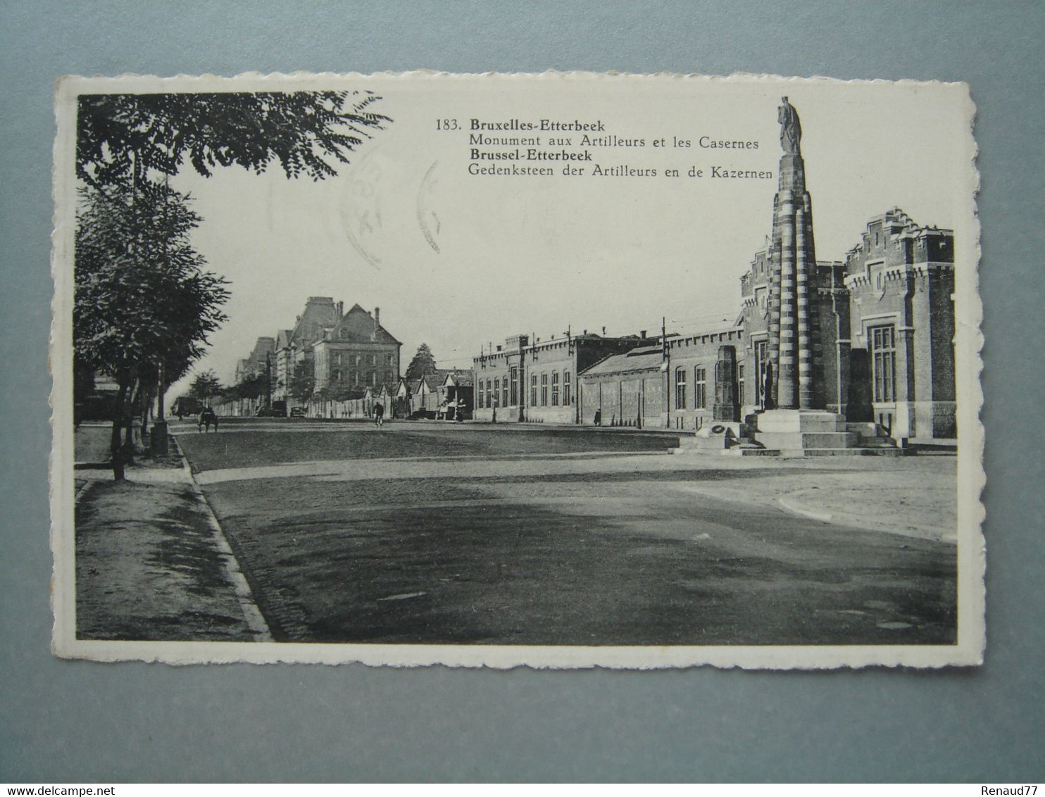 Bruxelles - Etterbeek - Monument Aux Artilleurs Et Les Casernes - Etterbeek