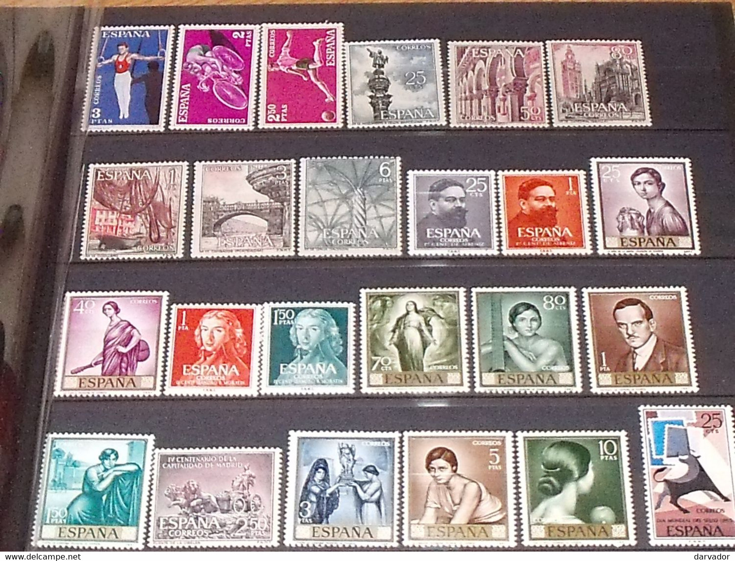 (ESP1) ESPAGNE / Album  De 800 Timbres Et 4 Blocs Tous Neuf ** MNH (aucun Double ;  Divers Sujets Thématique )  SUPERBE - Collections