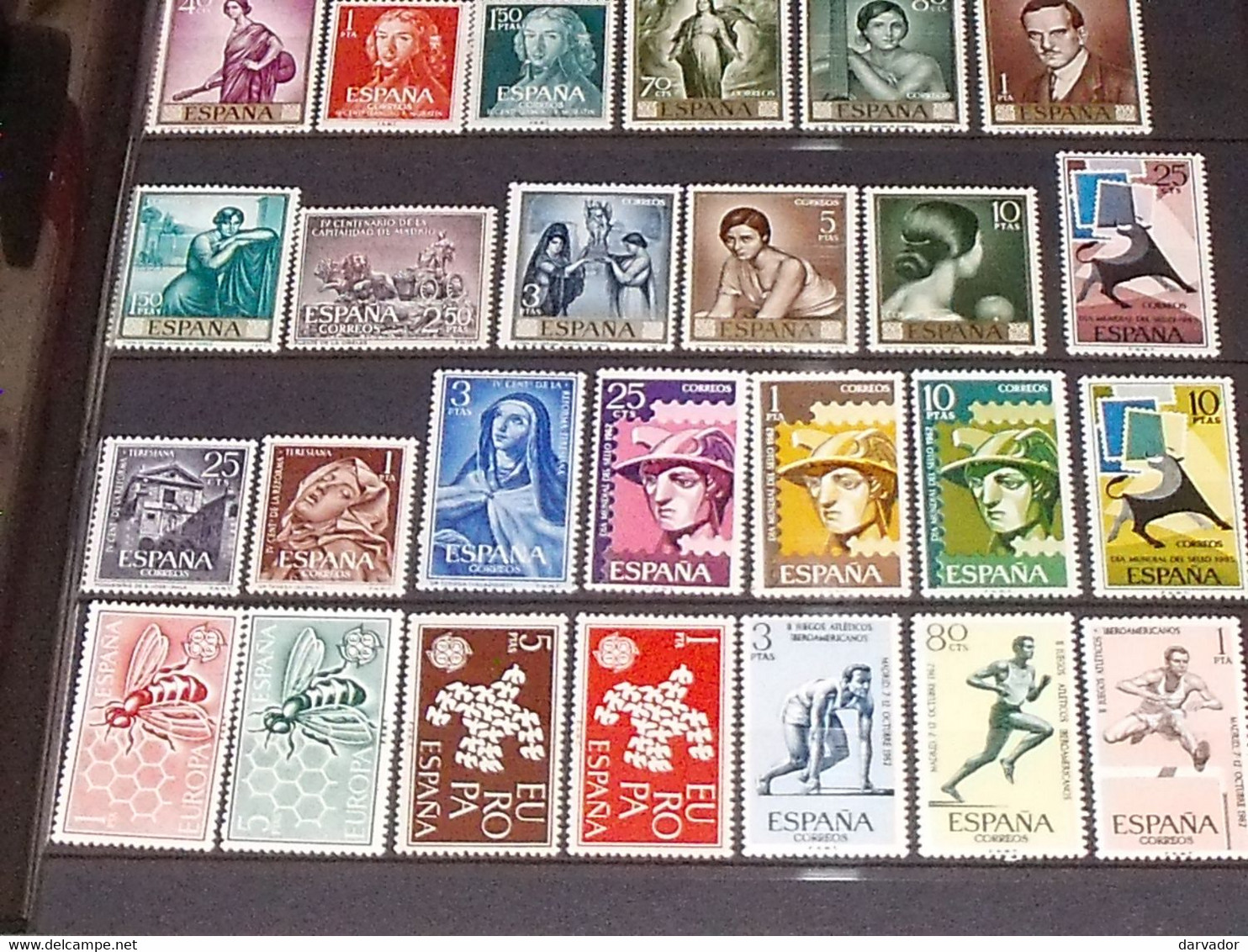 (ESP1) ESPAGNE / album  de 800 timbres et 4 blocs tous neuf ** MNH (aucun double ;  divers sujets thématique )  SUPERBE