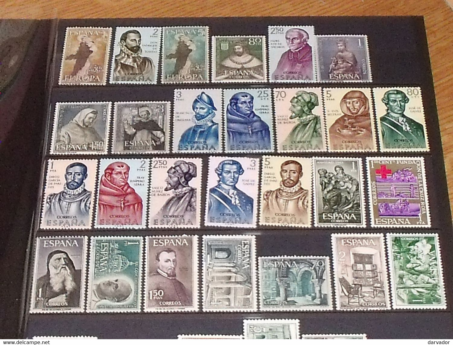 (ESP1) ESPAGNE / album  de 800 timbres et 4 blocs tous neuf ** MNH (aucun double ;  divers sujets thématique )  SUPERBE