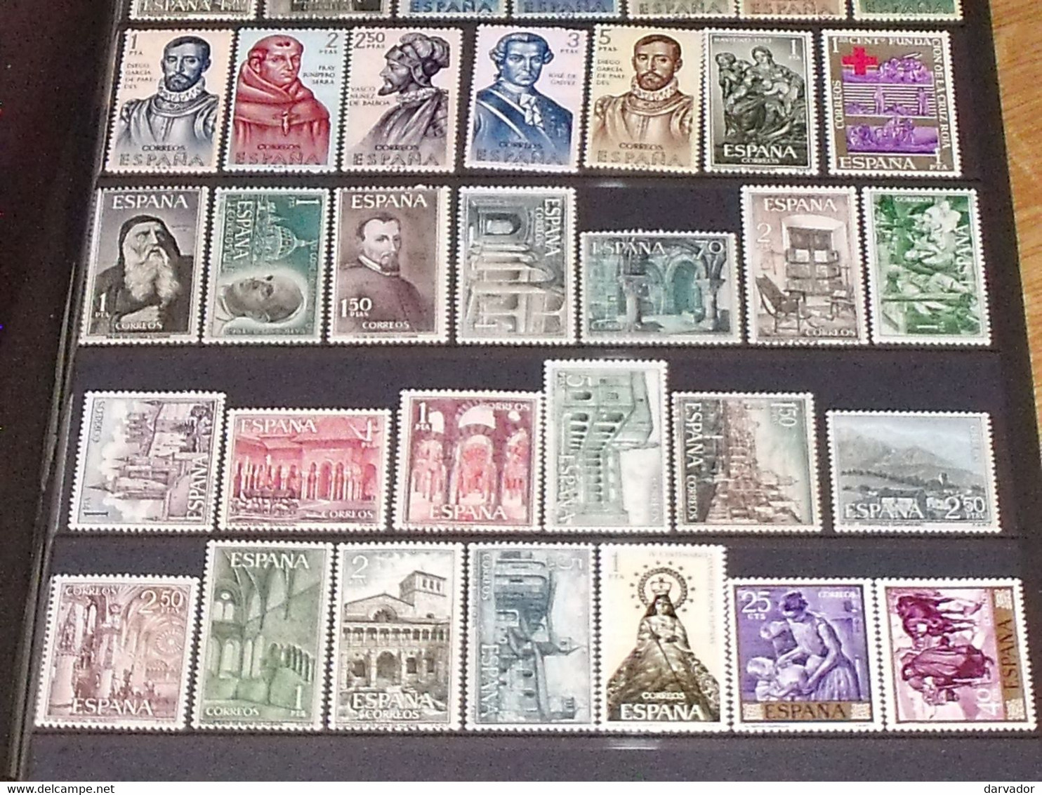 (ESP1) ESPAGNE / album  de 800 timbres et 4 blocs tous neuf ** MNH (aucun double ;  divers sujets thématique )  SUPERBE