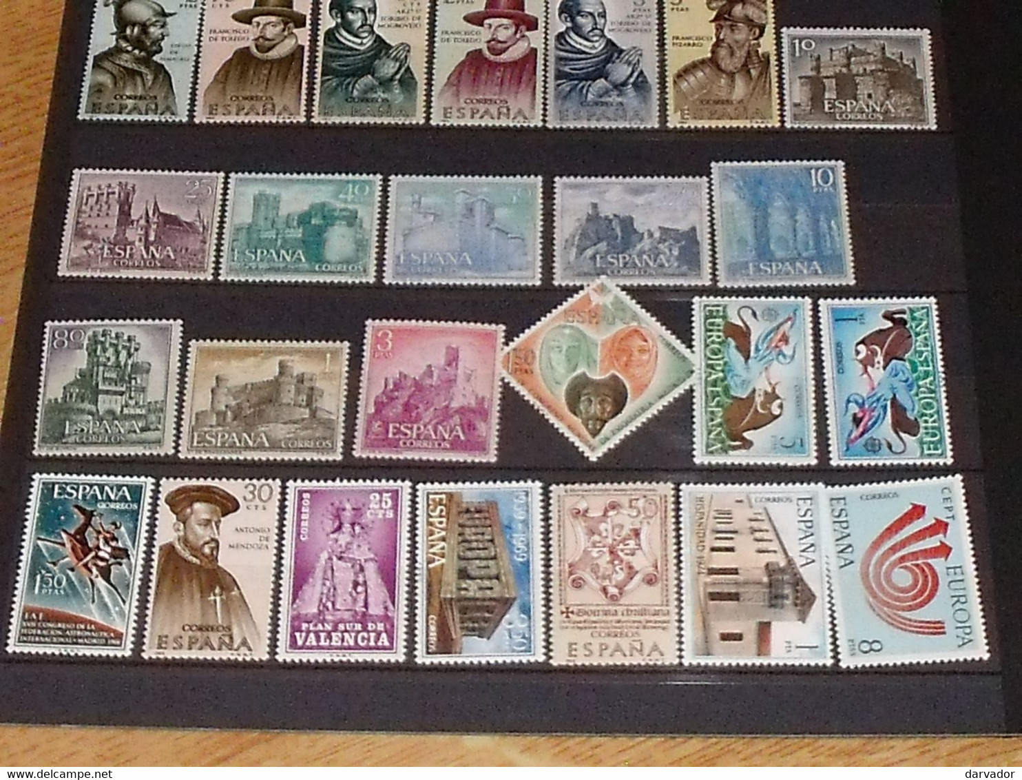 (ESP1) ESPAGNE / album  de 800 timbres et 4 blocs tous neuf ** MNH (aucun double ;  divers sujets thématique )  SUPERBE