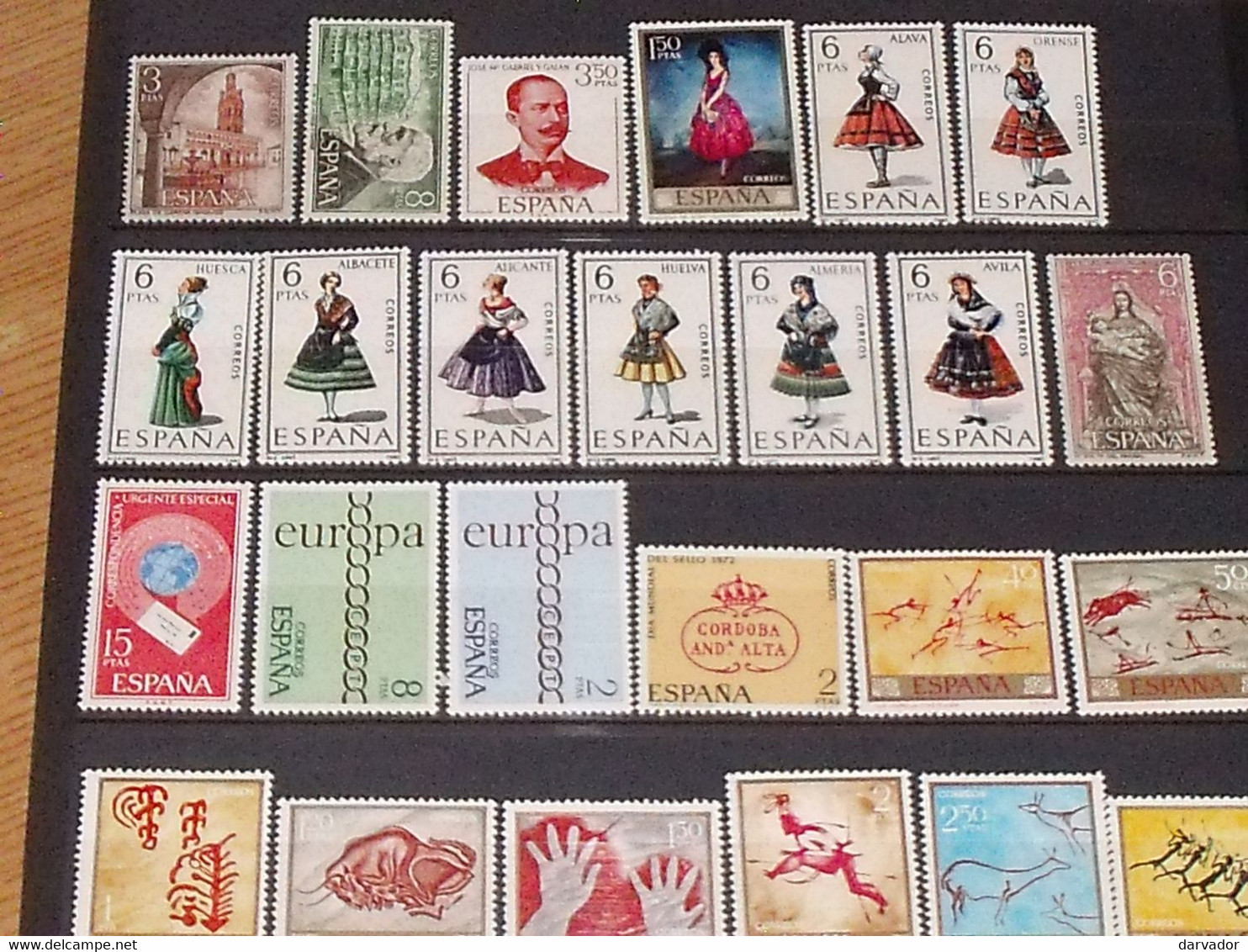 (ESP1) ESPAGNE / album  de 800 timbres et 4 blocs tous neuf ** MNH (aucun double ;  divers sujets thématique )  SUPERBE