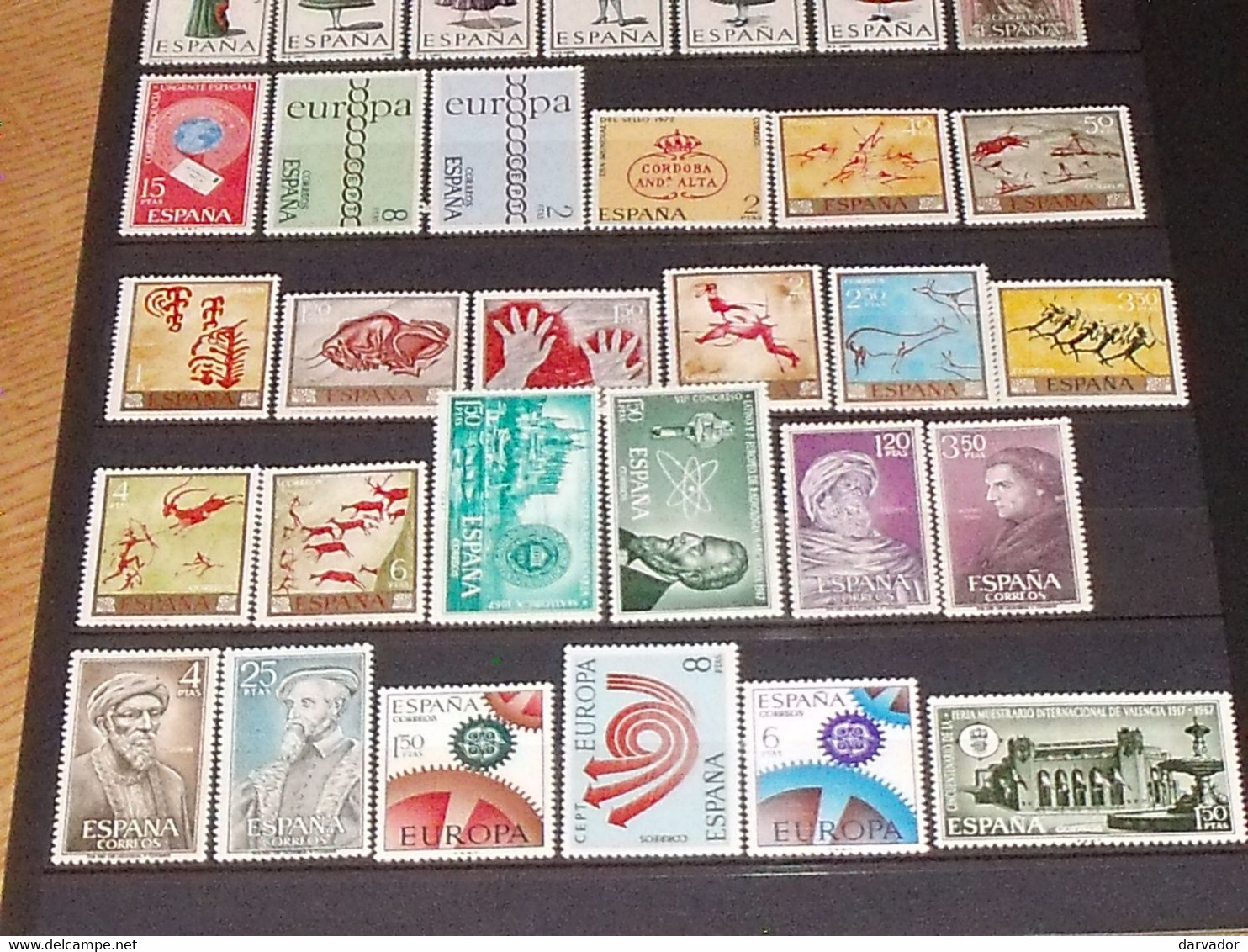 (ESP1) ESPAGNE / album  de 800 timbres et 4 blocs tous neuf ** MNH (aucun double ;  divers sujets thématique )  SUPERBE