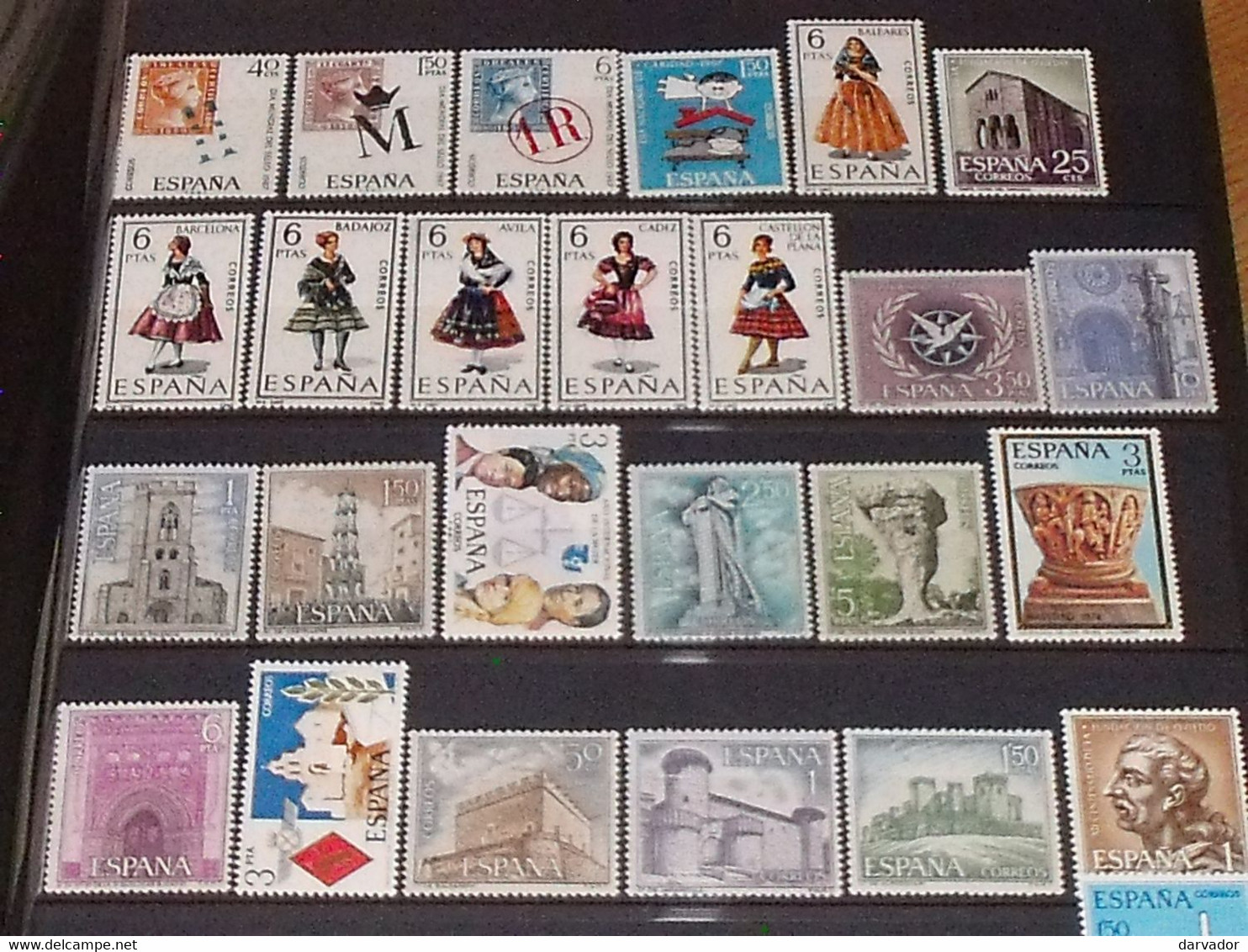 (ESP1) ESPAGNE / album  de 800 timbres et 4 blocs tous neuf ** MNH (aucun double ;  divers sujets thématique )  SUPERBE