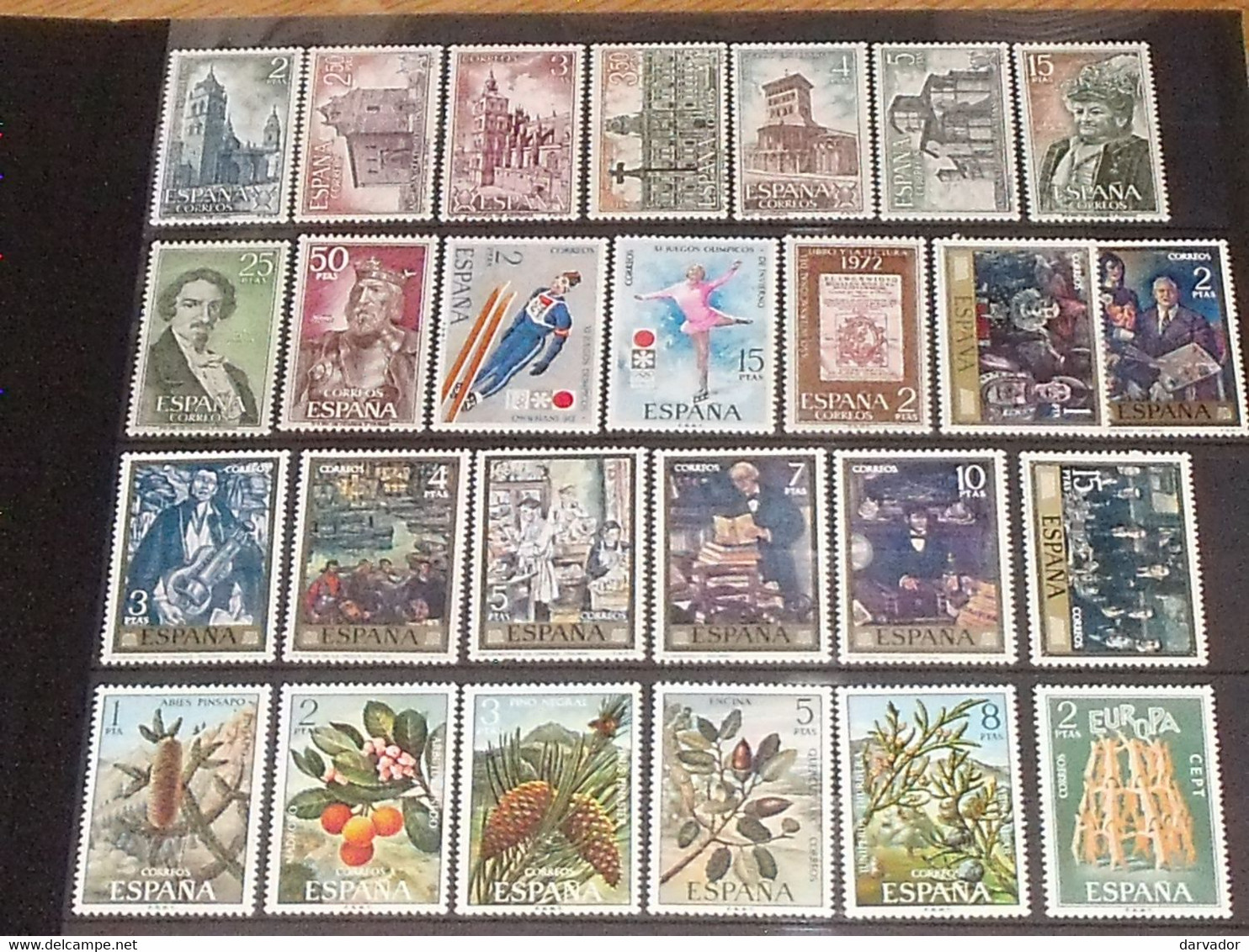 (ESP1) ESPAGNE / album  de 800 timbres et 4 blocs tous neuf ** MNH (aucun double ;  divers sujets thématique )  SUPERBE