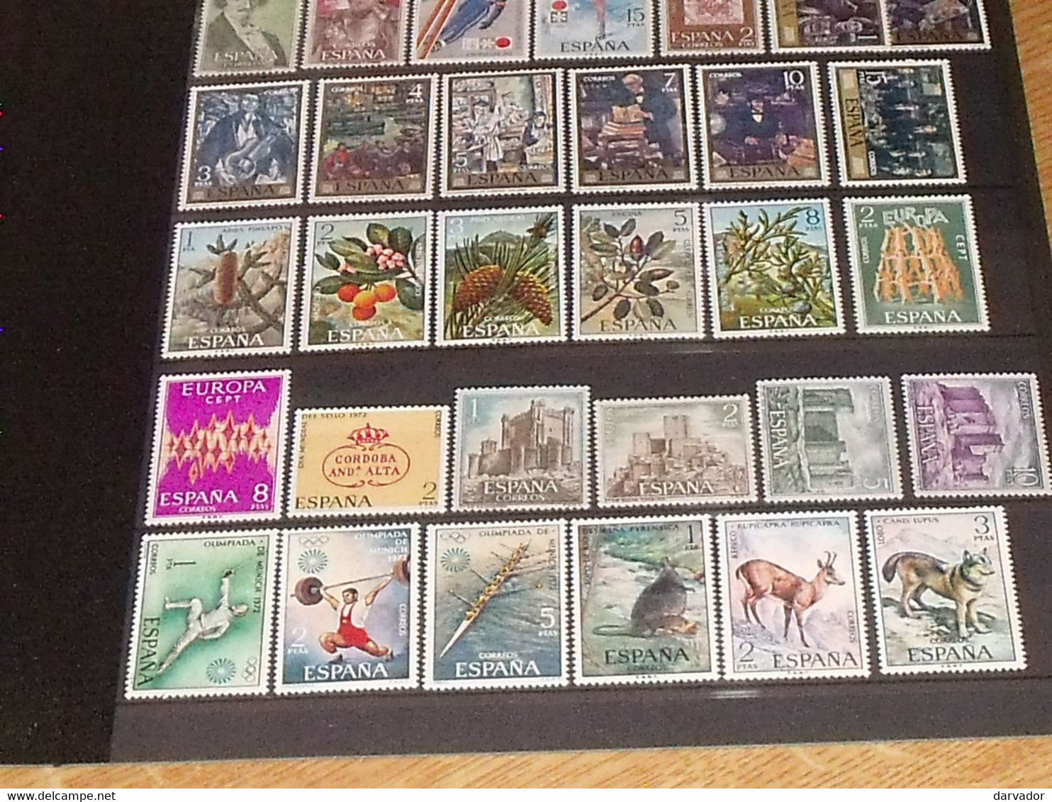 (ESP1) ESPAGNE / album  de 800 timbres et 4 blocs tous neuf ** MNH (aucun double ;  divers sujets thématique )  SUPERBE