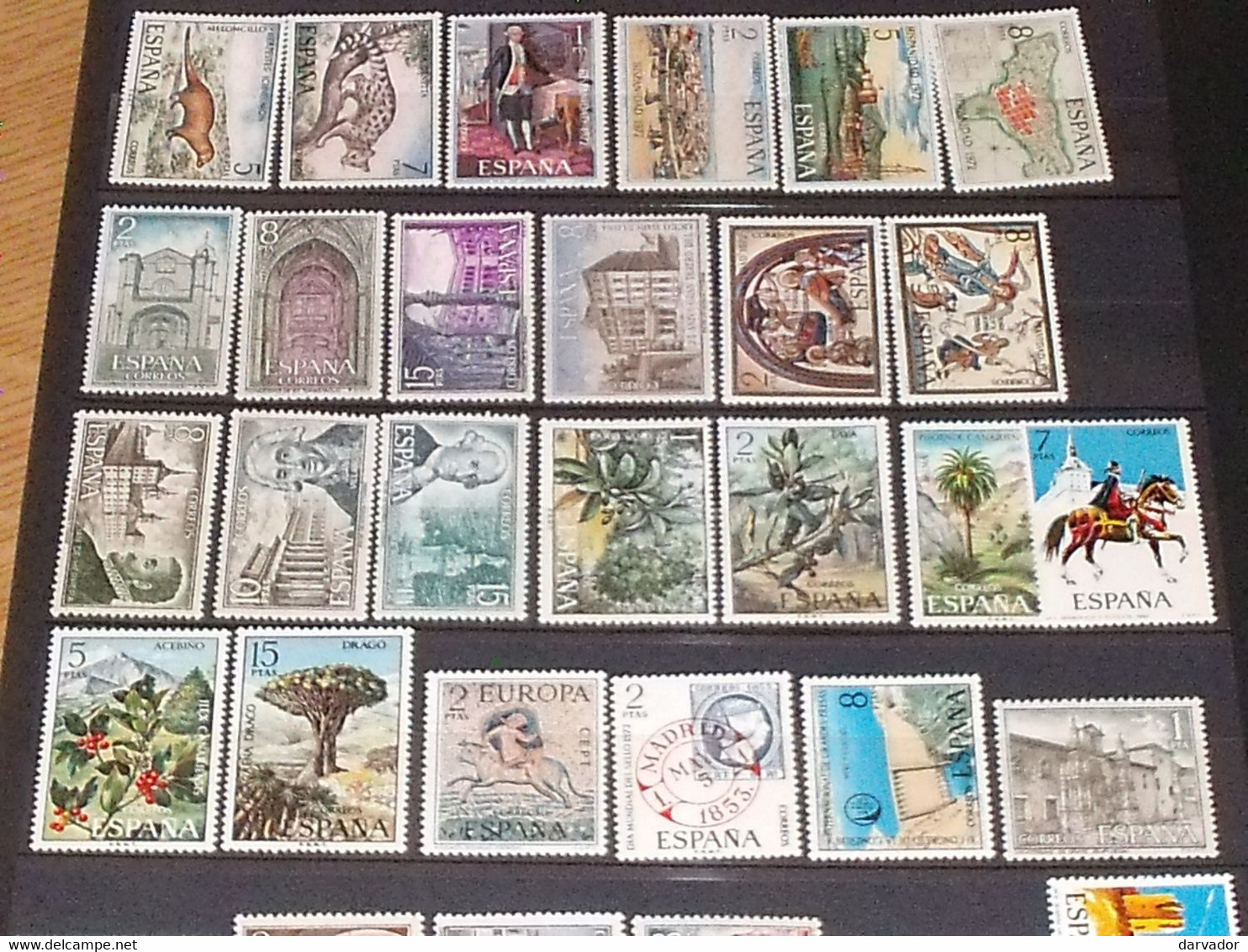 (ESP1) ESPAGNE / album  de 800 timbres et 4 blocs tous neuf ** MNH (aucun double ;  divers sujets thématique )  SUPERBE